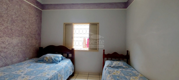 CASA NO BAIRRO CARMELO