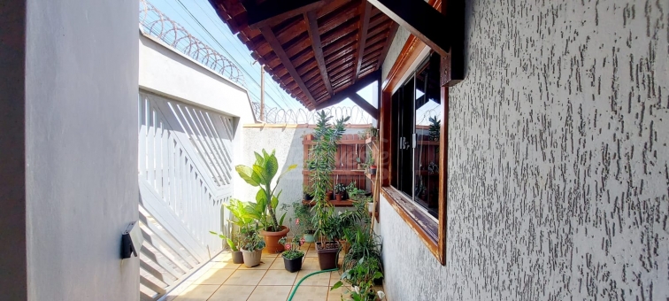CASA NO BAIRRO CARMELO