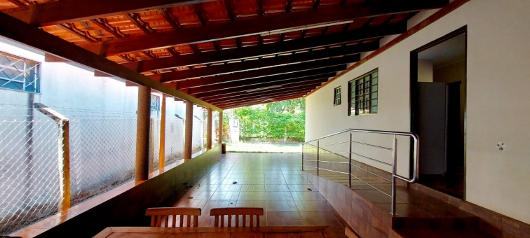 CHACARA NO CONDOMINIO LUCIANA