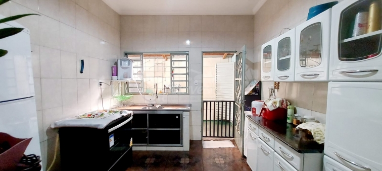 CASA NO BAIRRO SANTA LUZIA