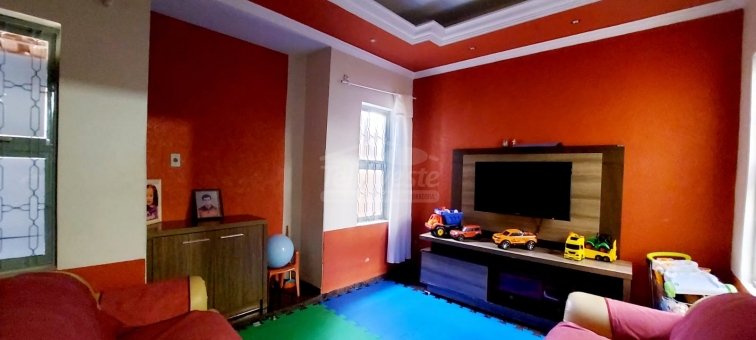 CASA NO BAIRRO SANTA LUZIA