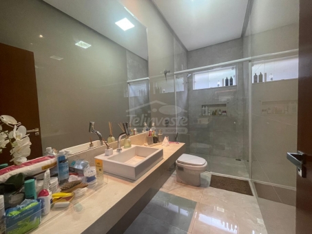 CASA A VENDA NO CONDOM&Iacute;NIO VALE VERDE 