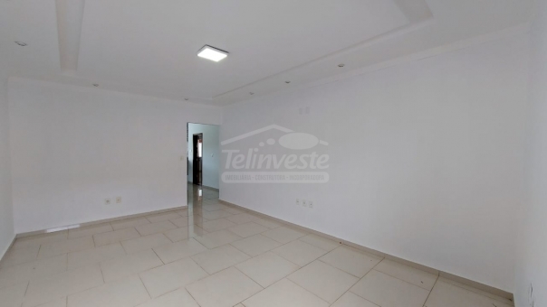 CASA NO BAIRRO POLIVALENTE 