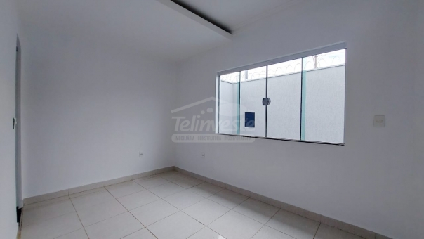 CASA NO BAIRRO POLIVALENTE 