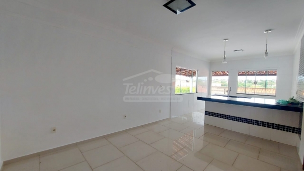 CASA NO BAIRRO POLIVALENTE 