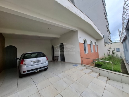 CASA NO CENTRO DE PASSOS