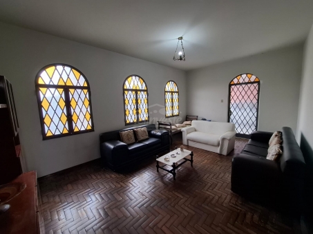 CASA NO CENTRO DE PASSOS