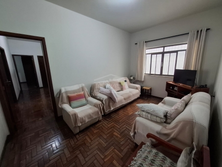 CASA NO CENTRO DE PASSOS