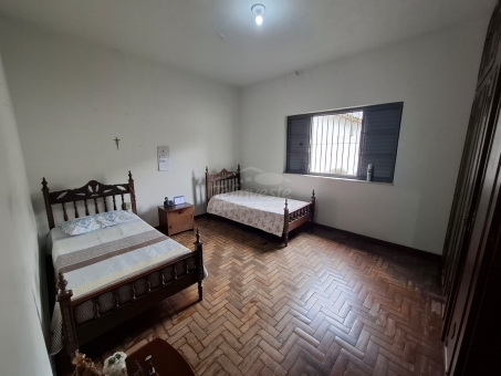 CASA NO CENTRO DE PASSOS
