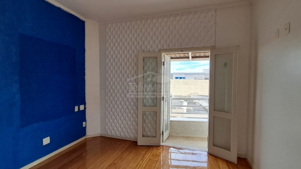 EXCELENTE CASA COMERCIAL 