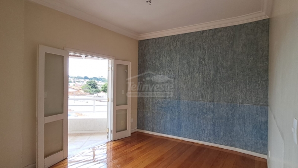 EXCELENTE CASA COMERCIAL 