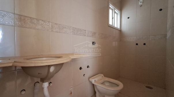EXCELENTE CASA COMERCIAL 