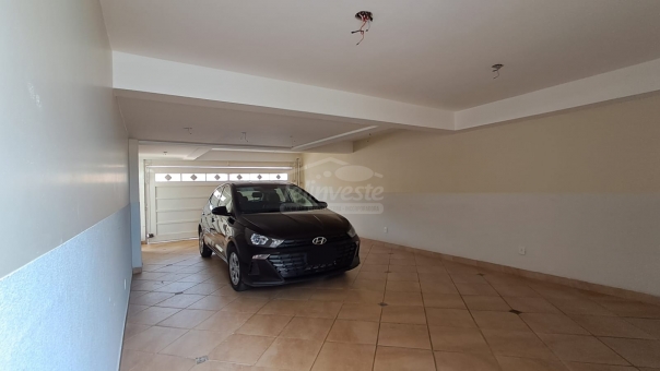 EXCELENTE CASA COMERCIAL 