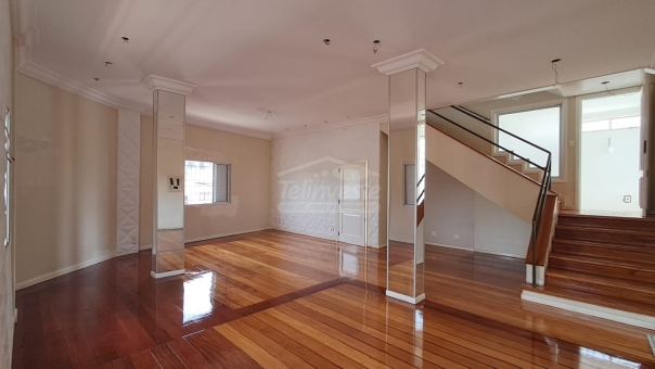 EXCELENTE CASA COMERCIAL 