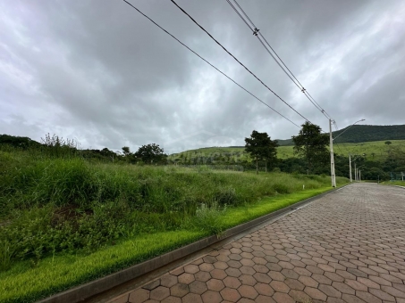 LOTE - CONDOM&Iacute;NIO SOLAR DA COLINA 
