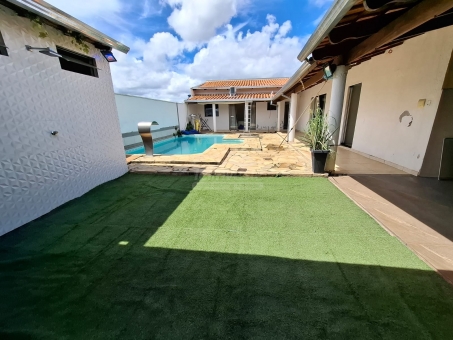 CASA NO JARDIM CIDADE