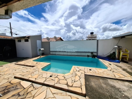 CASA NO JARDIM CIDADE