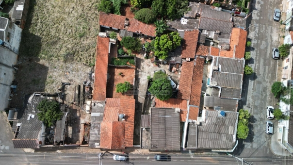 CASA + AREA DE 1097M&sup2; NA JO&Atilde;O PIMENTA 