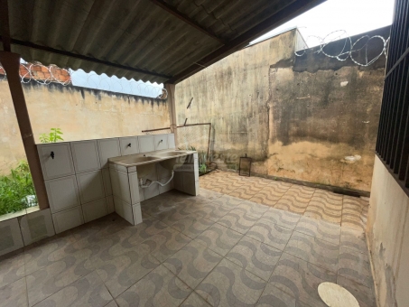 CASA NO NOSSA SENHORA DE LOURDES 