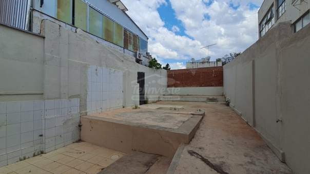 CASA COMERCIAL - CENTRO PR&Oacute;XIMO PRA&Ccedil;A DA MATRIZ