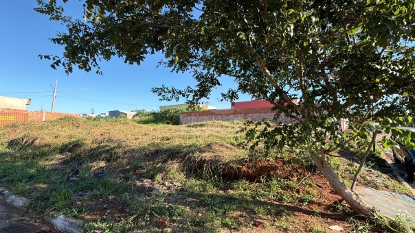 LOTE A VENDA - BAIRRO JARDIM FLOREN&Ccedil;A 