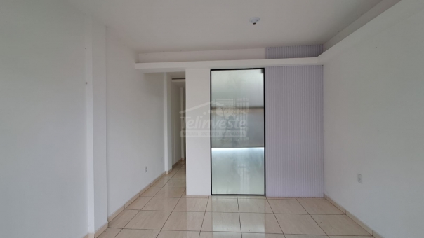 COMODO COMERCIAL PR&Oacute;XIMO A AROUCA