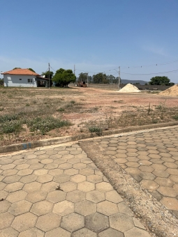 EXCELENTE LOTE A VENDA - CONDOM&Iacute;NIO MORADAS DA SERRA 