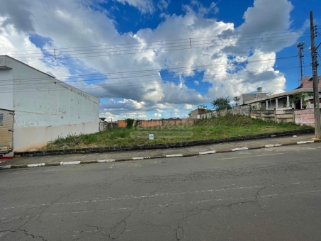 TERRENO DE 700,00 METROS FRENTE A PRA&Ccedil;A 