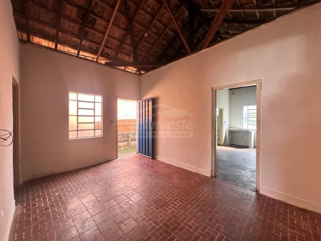 CASA A VENDA - BAIRRO JARDIM CALIF&Oacute;RNIA 
