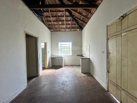 CASA A VENDA - BAIRRO JARDIM CALIF&Oacute;RNIA 