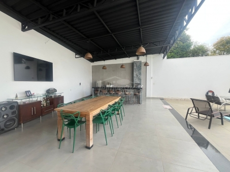 Casa Alto Padr&atilde;o pr&oacute;ximo ao Centro