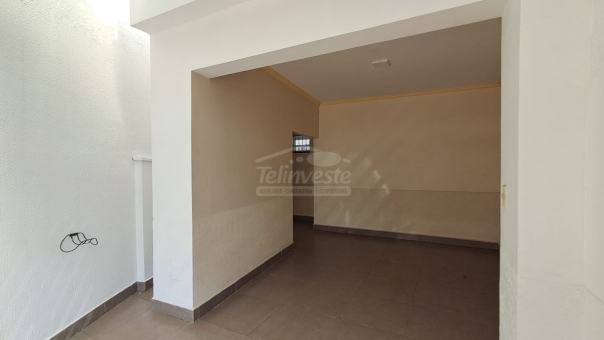 EXCELENTE CASA CENTRAL 