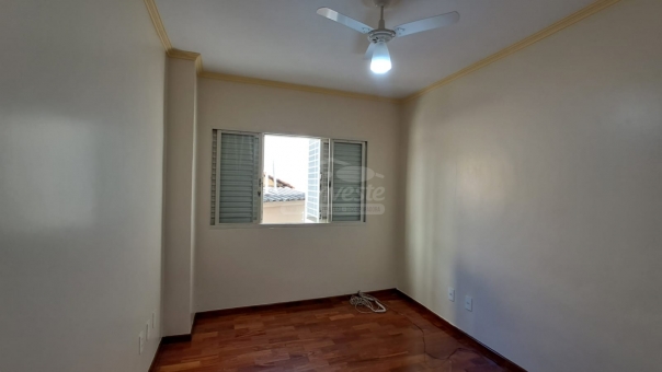 EXCELENTE CASA CENTRAL 