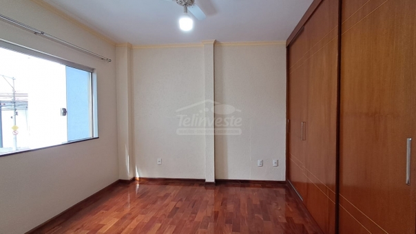 EXCELENTE CASA CENTRAL 