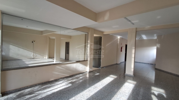 EXCELENTE APARTAMENTO CENTRAL