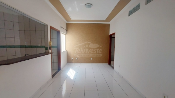 CASA NO BAIRRO PARQUE ESTA&Ccedil;&Atilde;O + COMODO COMERCIAL