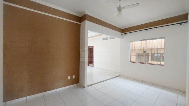 CASA NO BAIRRO PARQUE ESTA&Ccedil;&Atilde;O + COMODO COMERCIAL