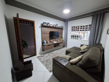 CASA NO BAIRRO MARIA ROSA