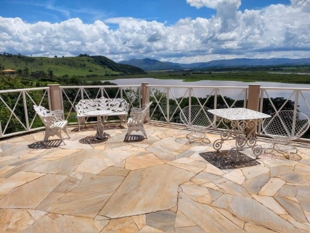 Rancho a venda - Santo Expedito