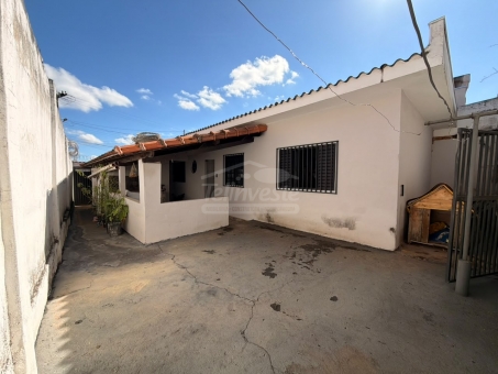 Casa + c&ocirc;modo comercial &agrave; venda - JD Primavera