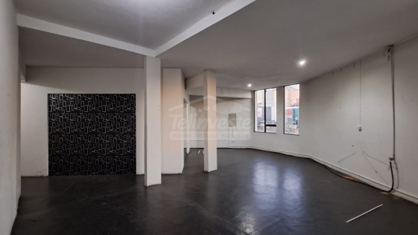 EXCELENTE COMODO COMERCIAL NA AVENIDA DA MODA