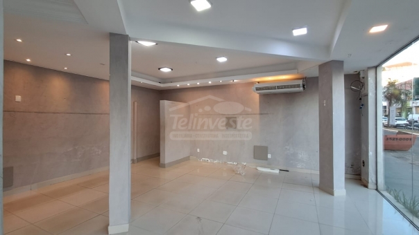 EXCELENTE COMODO COMERCIAL NA AVENIDA DA MODA