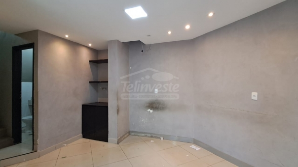 EXCELENTE COMODO COMERCIAL NA AVENIDA DA MODA