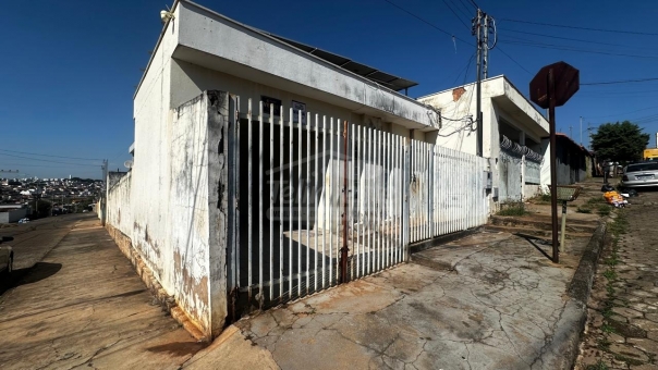 CASA A VENDA - JARDIM COL&Eacute;GIO DE PASSOS