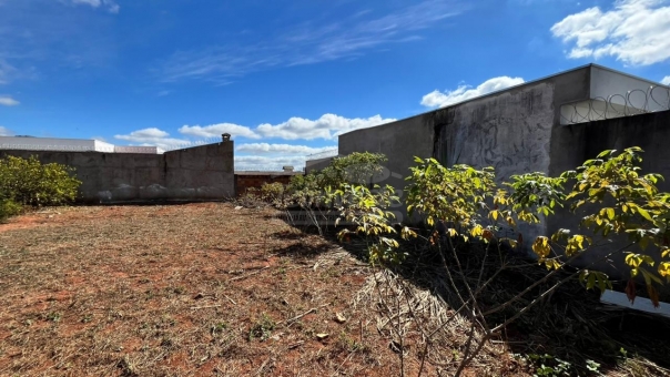 LOTE A VENDA - CANADA 2