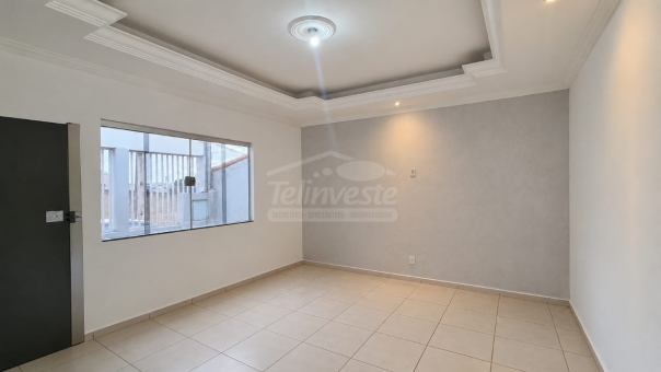 EXCELENTE CASA COM PISCINA - SANTA LUZIA