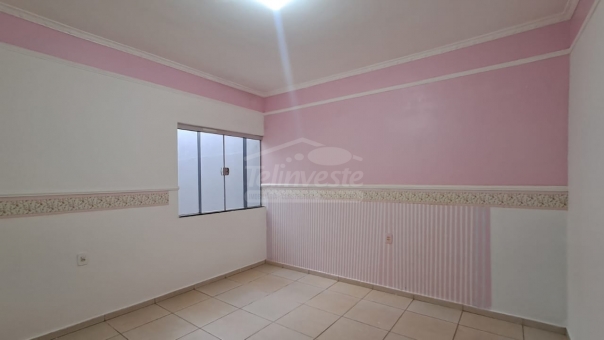 EXCELENTE CASA COM PISCINA - SANTA LUZIA