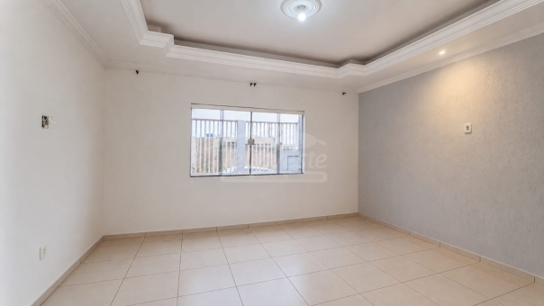 EXCELENTE CASA COM PISCINA - SANTA LUZIA