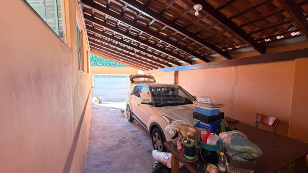 Casa a Venda - Av Buenos Aires