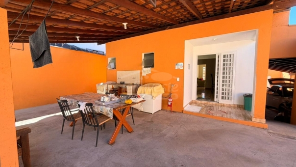 Casa a Venda - Av Buenos Aires